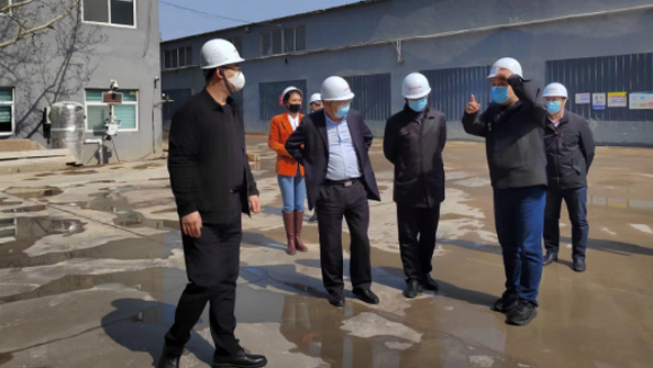 市住房和城鄉(xiāng)建設局劉玉勇局長、 市建筑工程管理服務中心孫雷主任一行 到我公司調研、指導